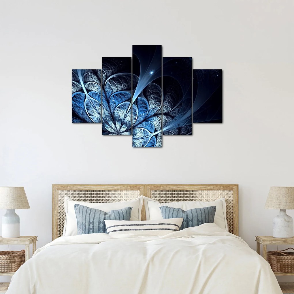 Obraz tmavomodrého kvetu (150x105 cm)