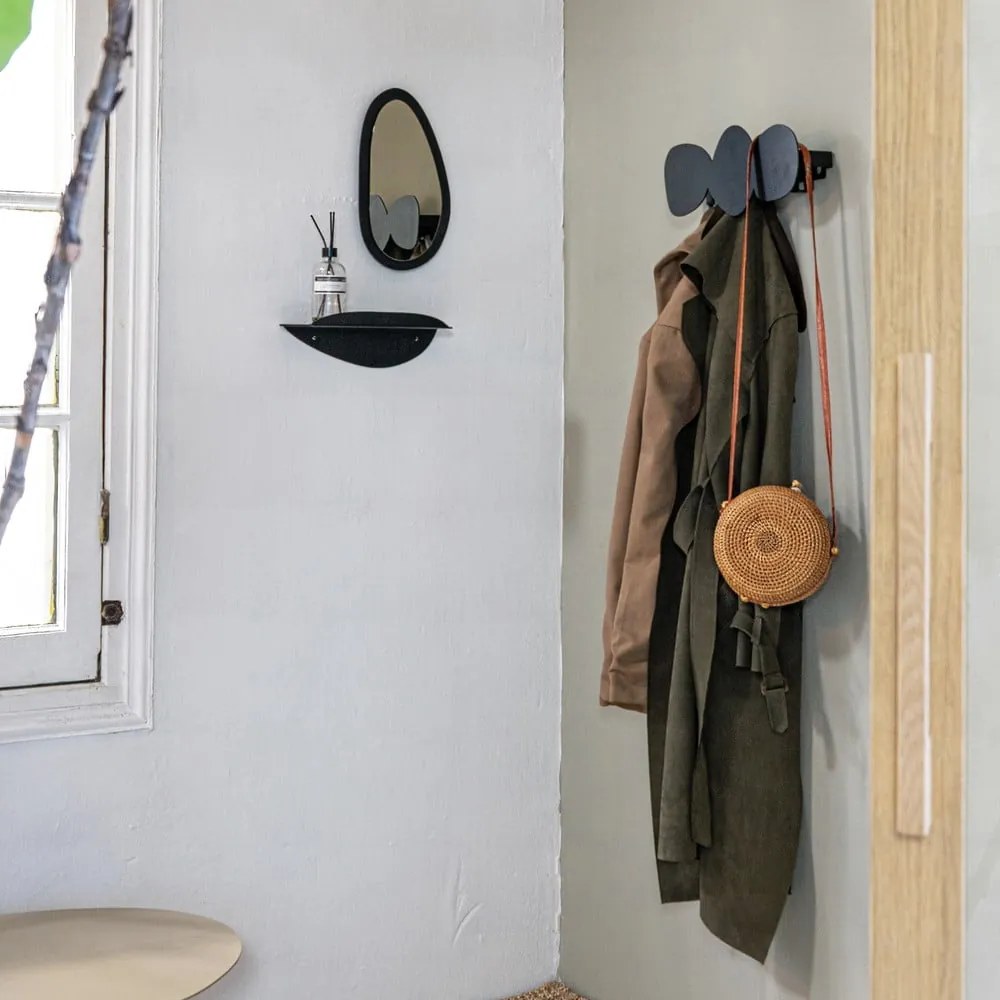 Čierny kovový nástenný vešiak 35 cm Tumulo – Spinder Design