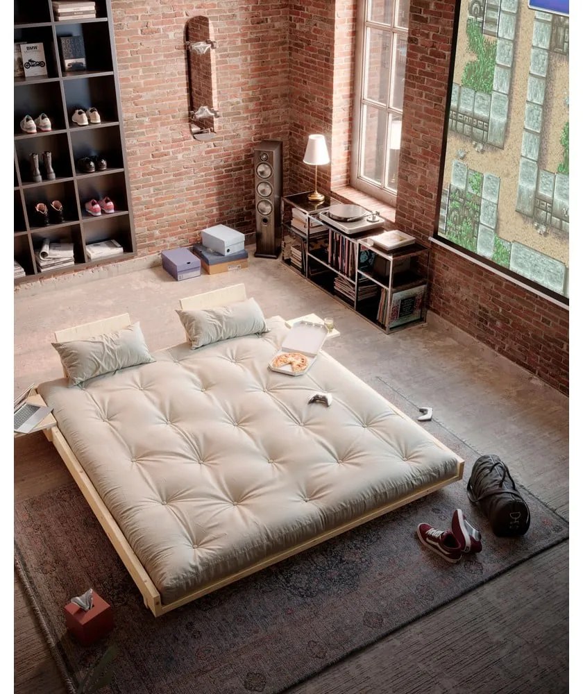 Hnedá dvojlôžková posteľ z borovicového dreva s roštom 180x200 cm Social – Karup Design