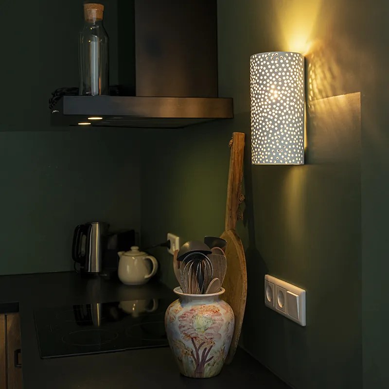 Vinylová nástenná lampa biela omietka valcový tvar - Mahou