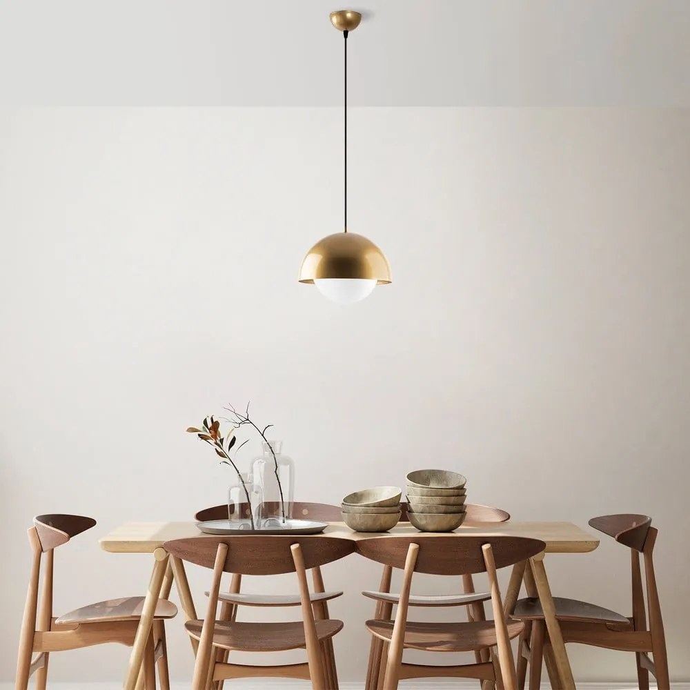 Závesné svietidlo v zlatej farbe so skleneným tienidlom ø 20 cm Camgoz – Opviq lights