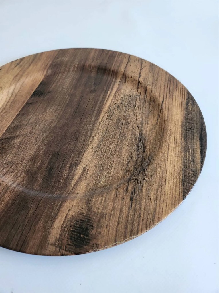 Hnedý klubový tanier s dreveným dizajnom 33cm