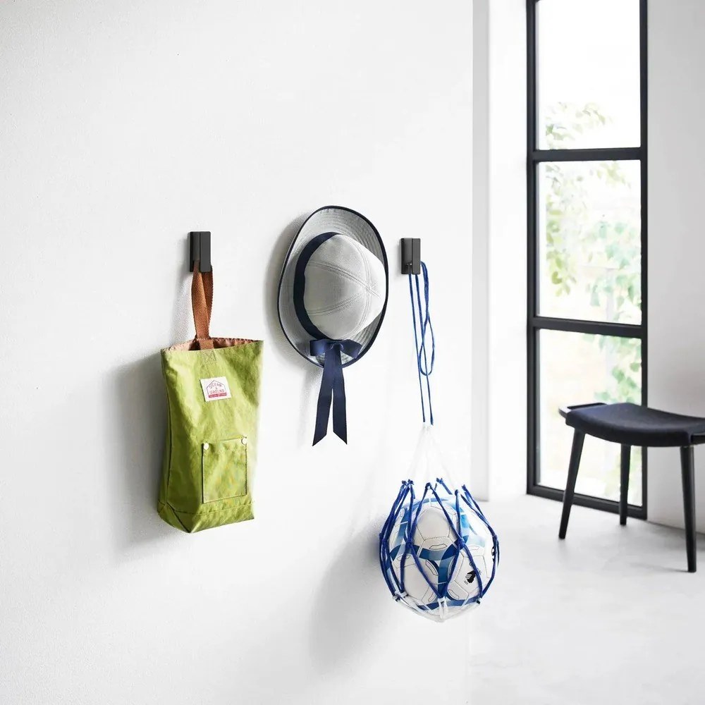 Čierne nástenné kovové háčiky v súprave 3 ks Tower – YAMAZAKI