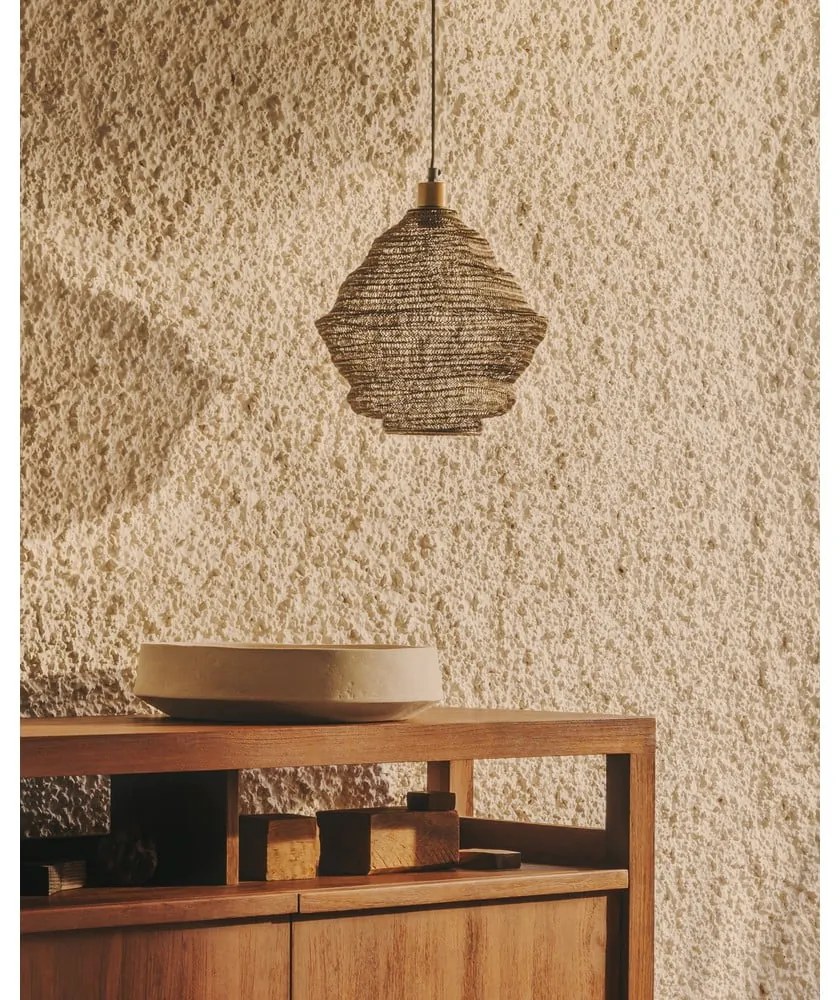 Závesné svietidlo v zlatej farbe s kovovým tienidlom ø 30 cm Sarraco – Kave Home