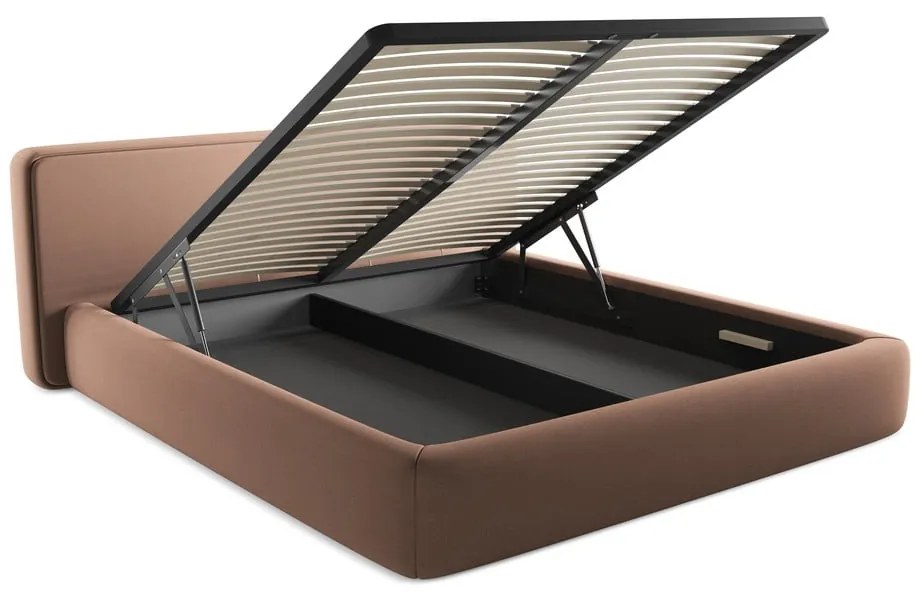 Svetloružová čalúnená dvojlôžková posteľ s úložným priestorom s roštom 180x200 cm Kiana – Makamii