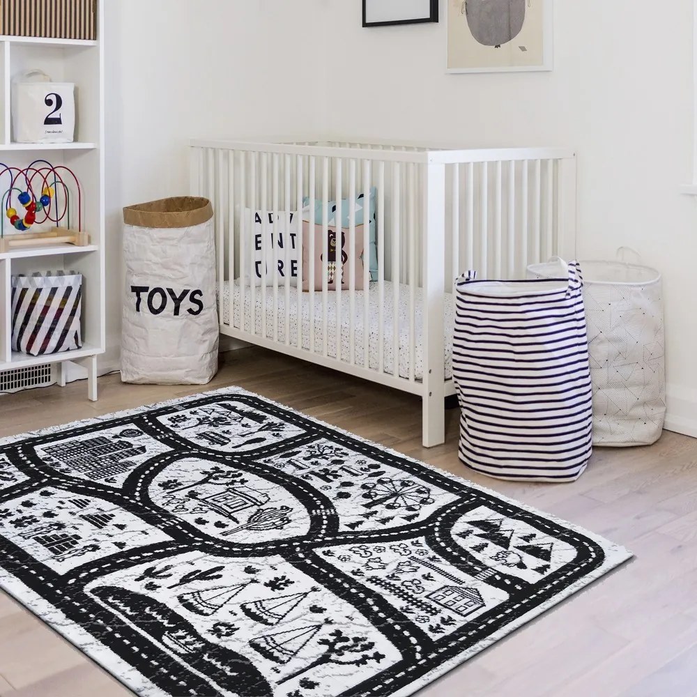 Krémovo čierny detský koberec s autíčkami a uličkami