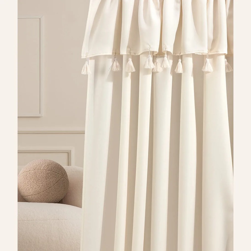 Room99 Hotový záves na krúžkoch so strapcami Astoria Jednofarebný Farba: Bielosivá, Veľkosť: 140 x 260 cm