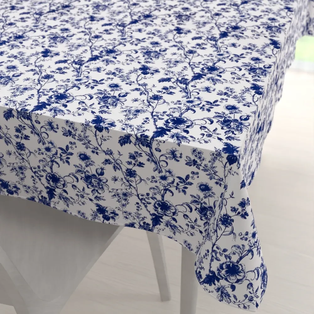 Biante Bavlnený obdĺžnikový obrus Sandra SA-639 Modré kvety na bielom 80x120 cm