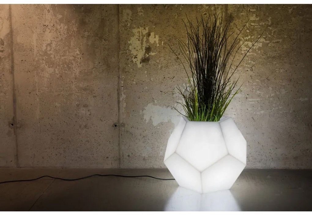 Biely záhradný kvetináč Alma s osvetlením