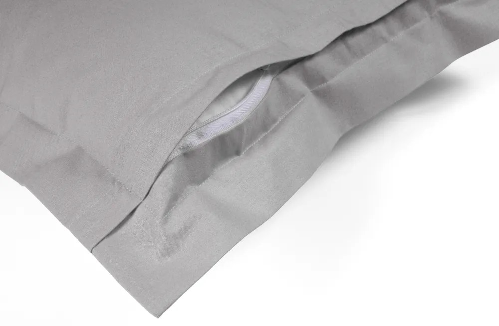 Biante Detská bavlnená obliečka na vankúš s lemom Sandra SA-456 Medvedíkovia zajačikovia a veveričky v oblakoch na bielom 40 x 60 cm