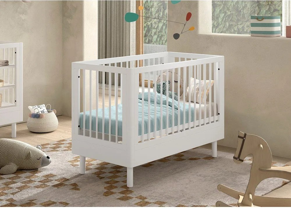 Biela postieľka z bukového dreva s nastaviteľnou výškou 60x120 cm Forrest – Vipack