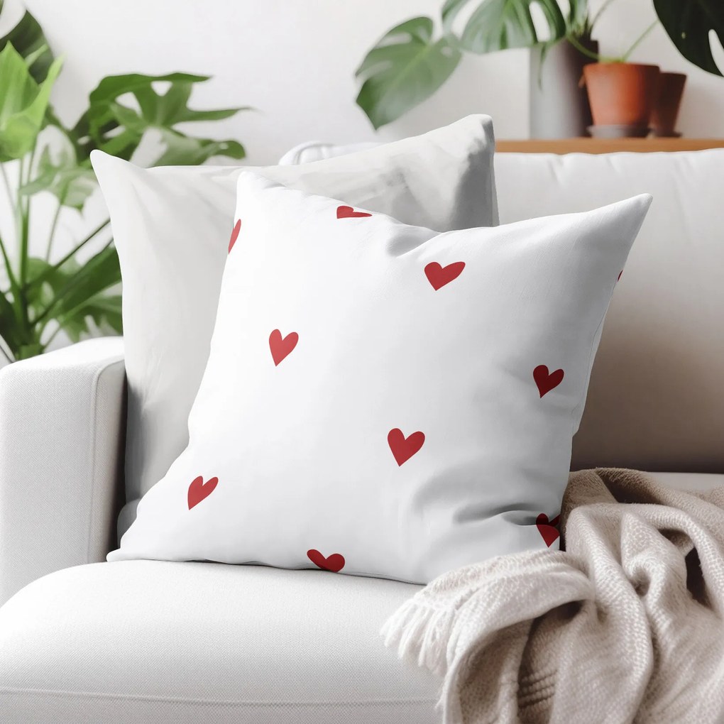 Goldea bavlnená obliečka na vankúš - červené srdiečka na bielom 50 x 50 cm