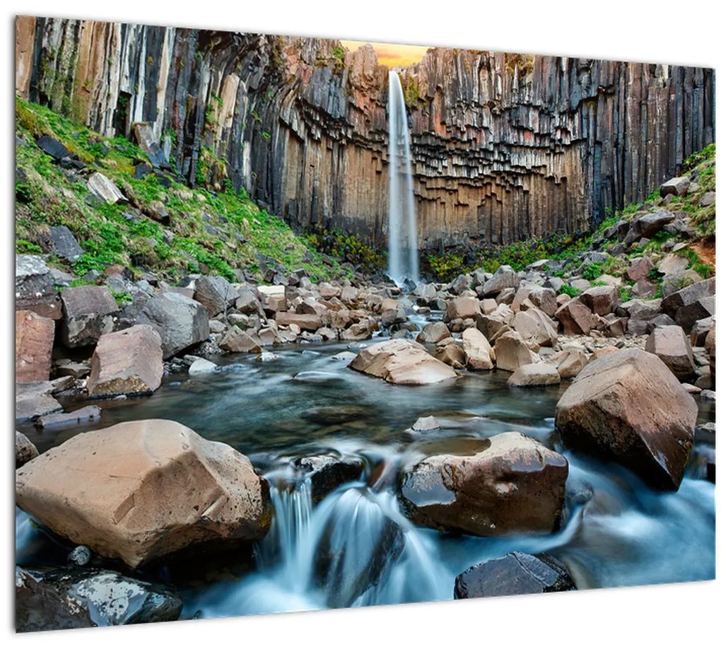 Sklenený obraz - Vodopád Svartifoss, Island (70x50 cm)