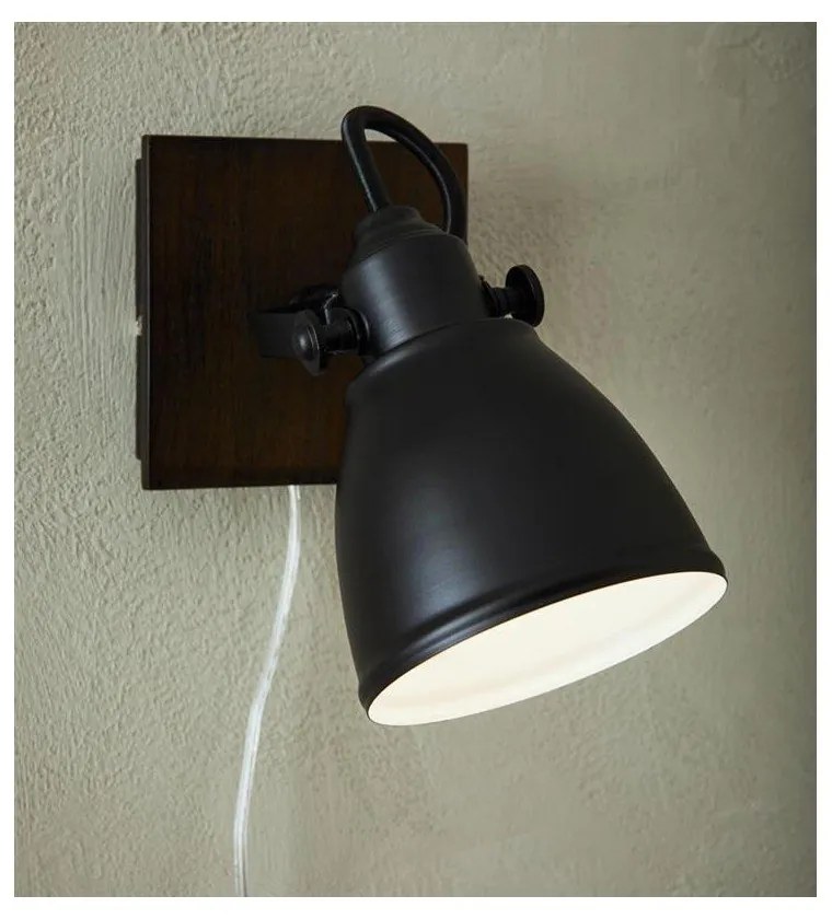 Čierne nástenné svietidlo Markslöjd Native, výška 18,5 cm