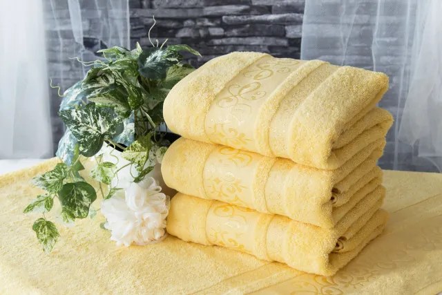 XPOSE ® Bambusový ručník CATANIA - citrónová 50x90 cm