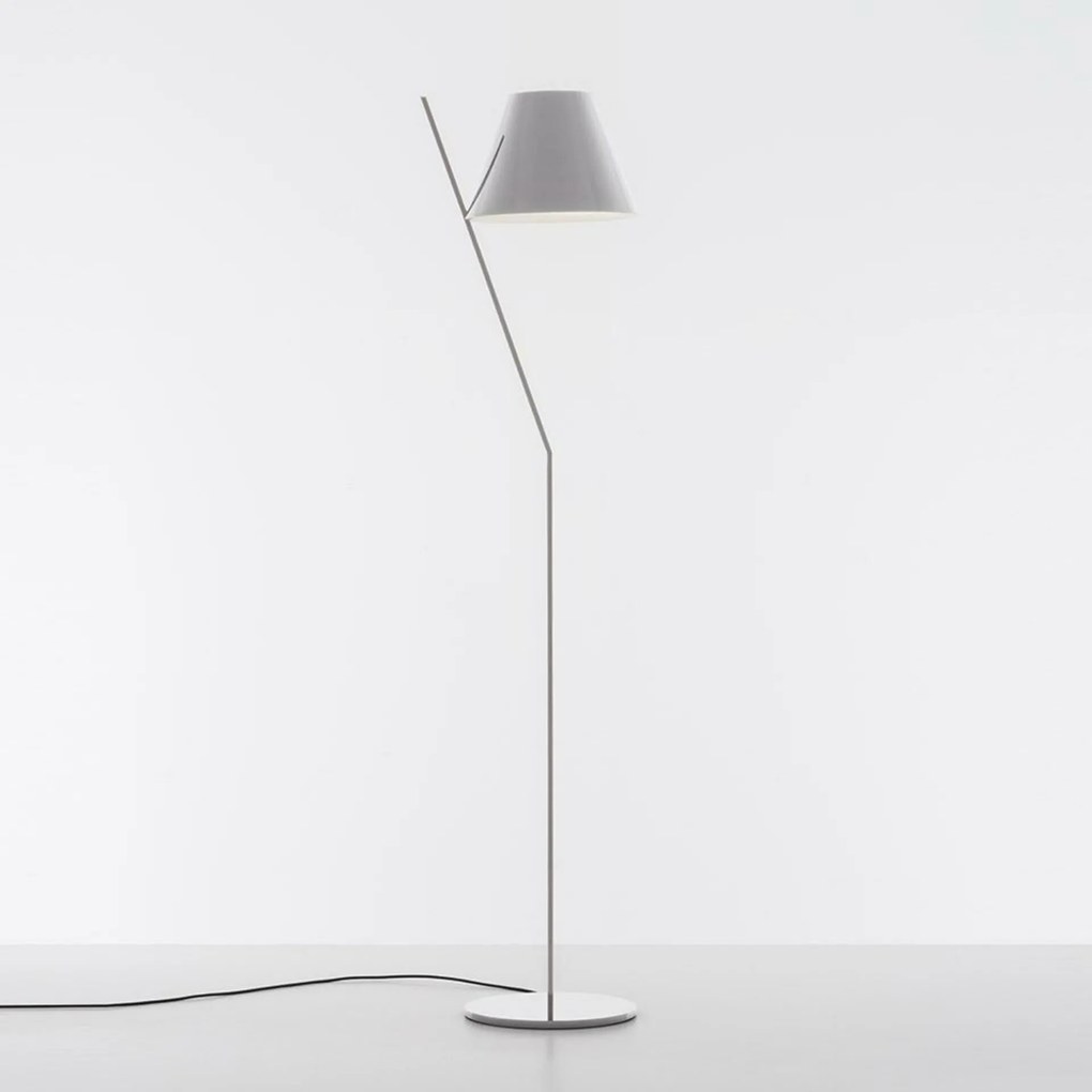 Artemide La Petite stojacia lampa, biela, 160 cm, design Quaglio Simonelli