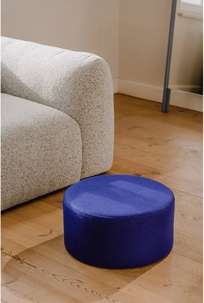 Modrý vlnený taburet Folk – noo.ma