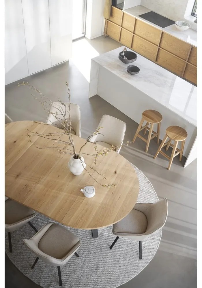 Okrúhly rozkladací jedálenský stôl v dekore duba v prírodnej farbe ø 135 cm Maddock – Rowico