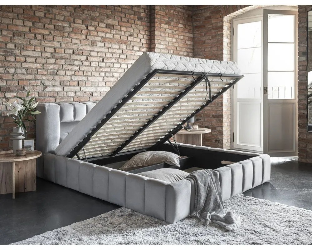 Svetlosivá čalúnená dvojlôžková posteľ s úložným priestorom s roštom 140x200 cm Lamica – ELTAP