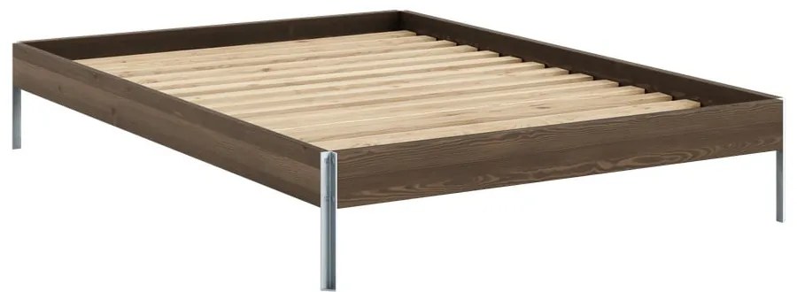 Hnedá dvojlôžková posteľ z borovicového dreva s roštom 140x200 cm Core – Karup Design