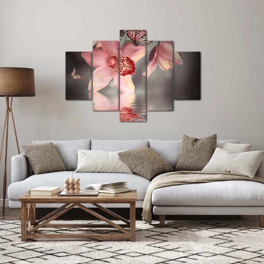 Obraz - Kvety a motýľ (150x105 cm)