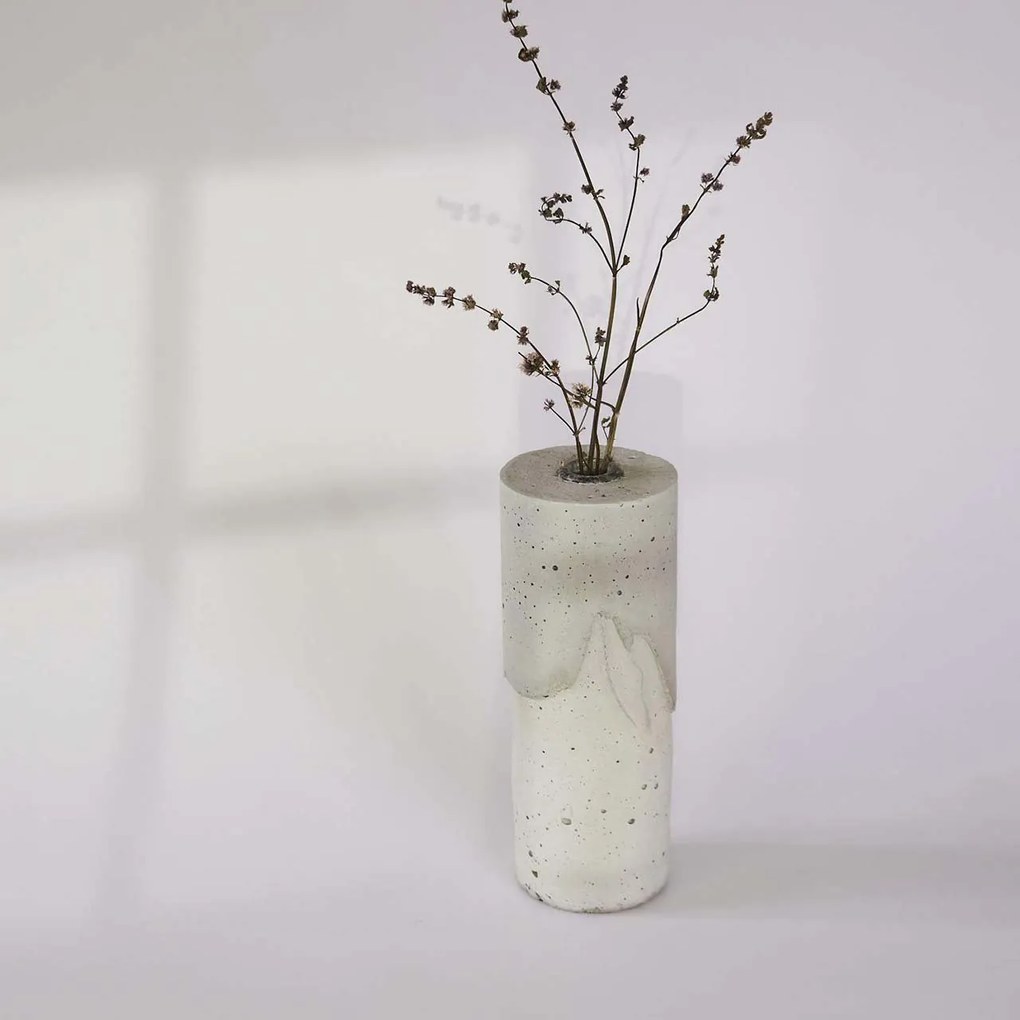 PRASKLO Umelecká váza Nakedy II 20,5 × 7,5 × 7,5 cm, hrdlo: 1,8 cm
