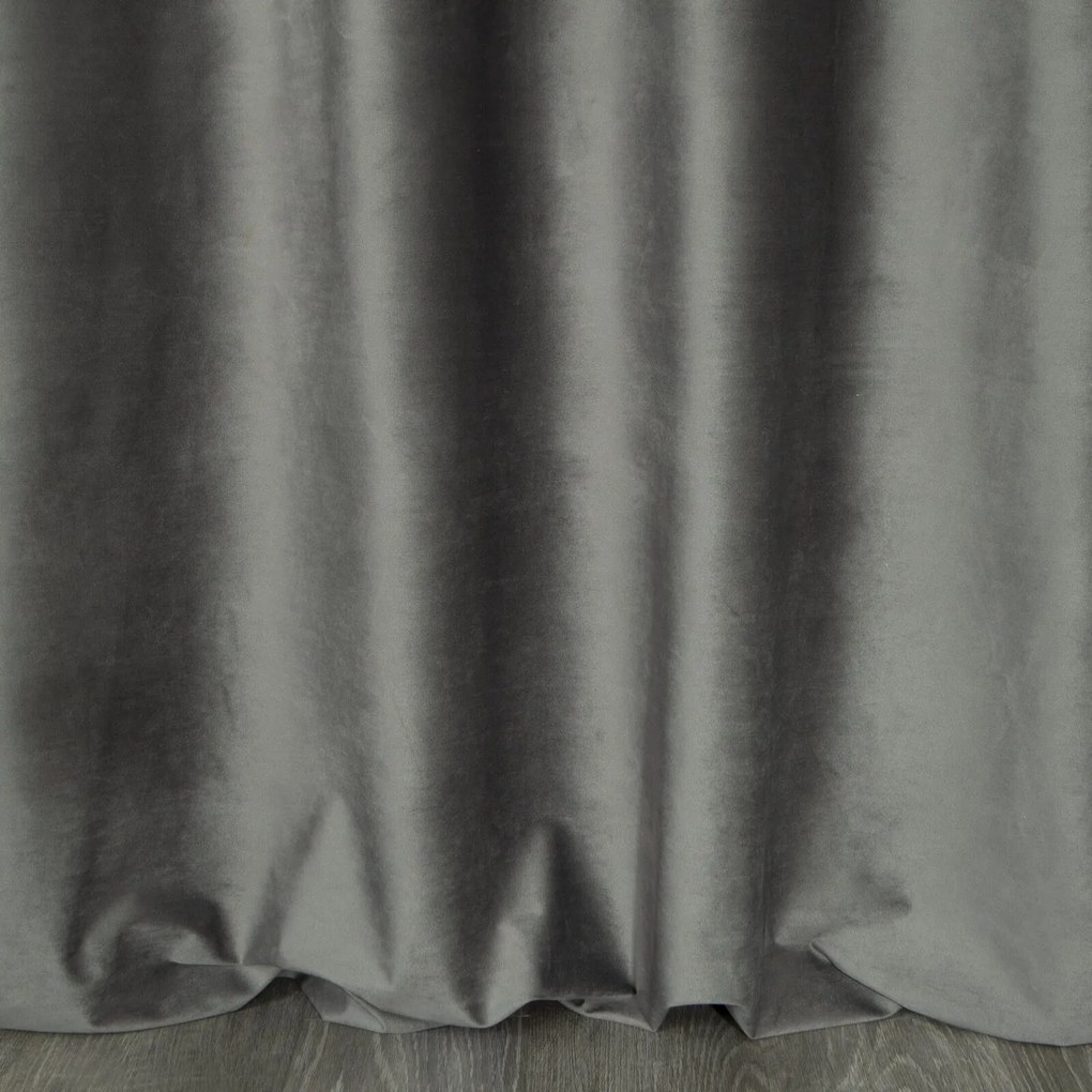 ZATEMŇOVACÍ ZÁVES NA KRÚŽKOCH PERI 140X250 CM STRIEBORNÁ