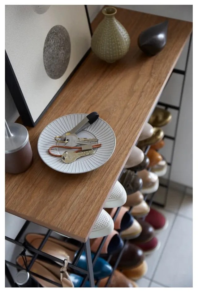 Čierna kovová skrinka na topánky Tower – YAMAZAKI