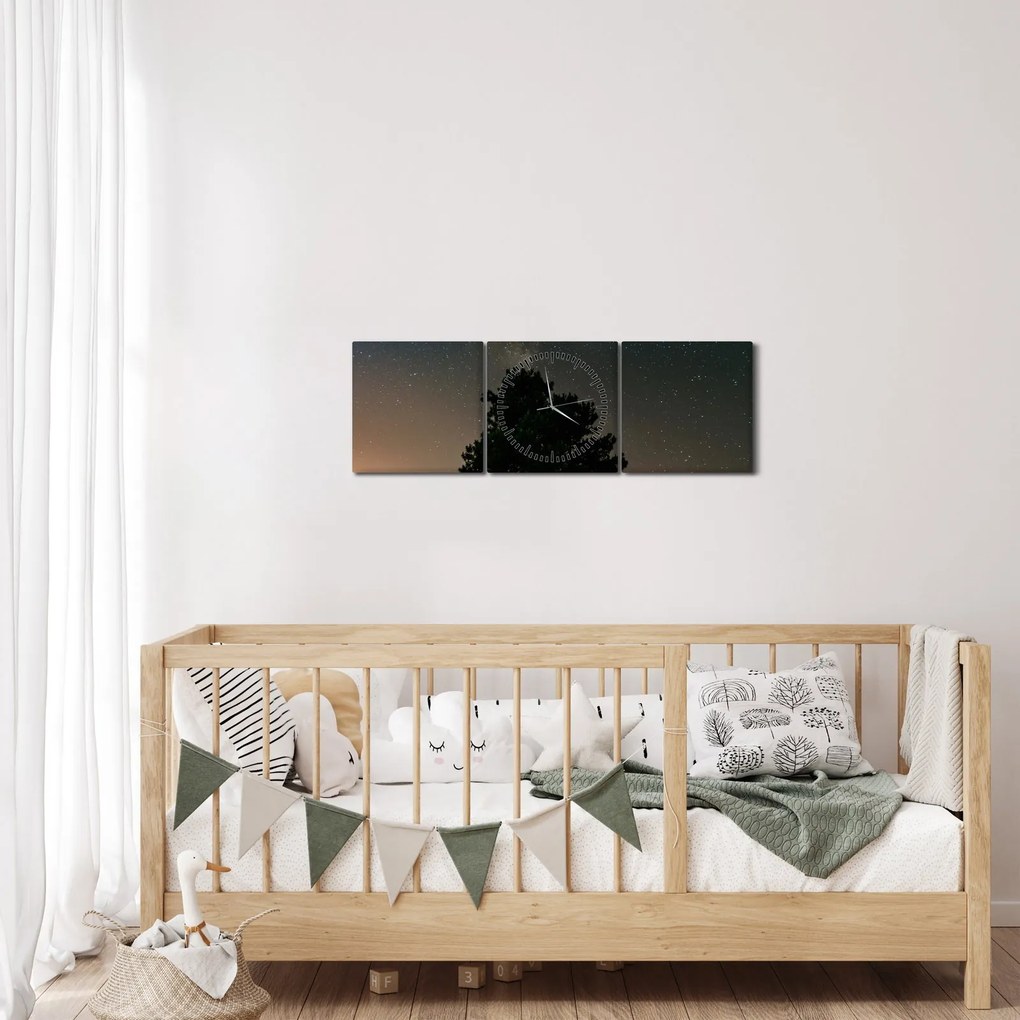 Obraz nočnej oblohy so stromami (s hodinami) (90x30 cm)