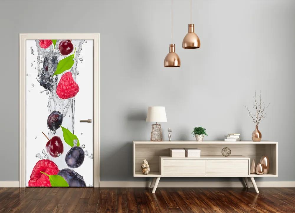 Fototapeta na dvere samolepiace lesné ovocie 95x205 cm