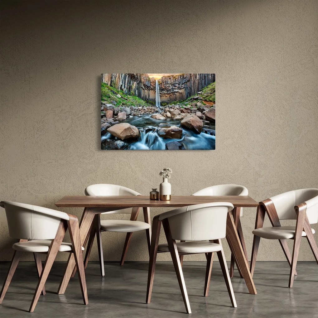 Obraz - Vodopád Svartifoss, Island (90x60 cm)