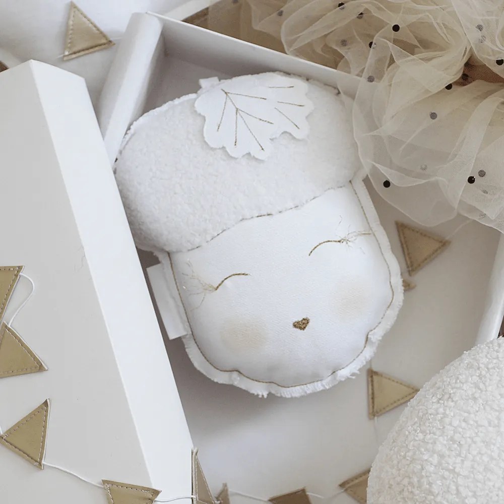 Závesná dekorácia dubový orech biela 23x29x10cm