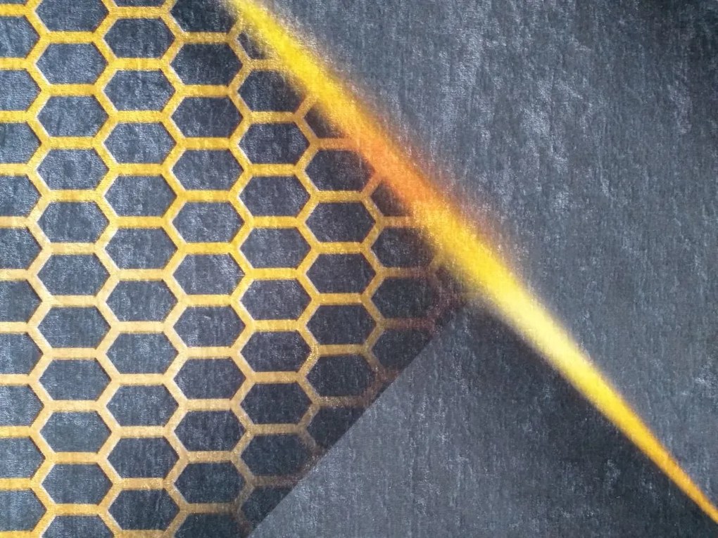 DY Čierno-zlatý koberec s geometrickým vzorom Black 05 Rozmer: 180x280 cm