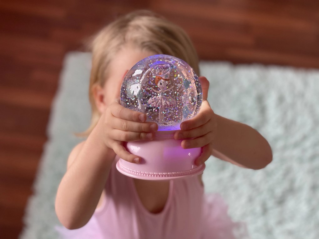 Nočné svetlo v snehovej guli - Baletka