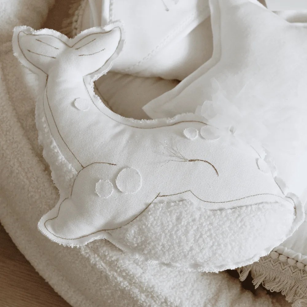 Závesná dekorácia veľryba biela 40x25x8cm