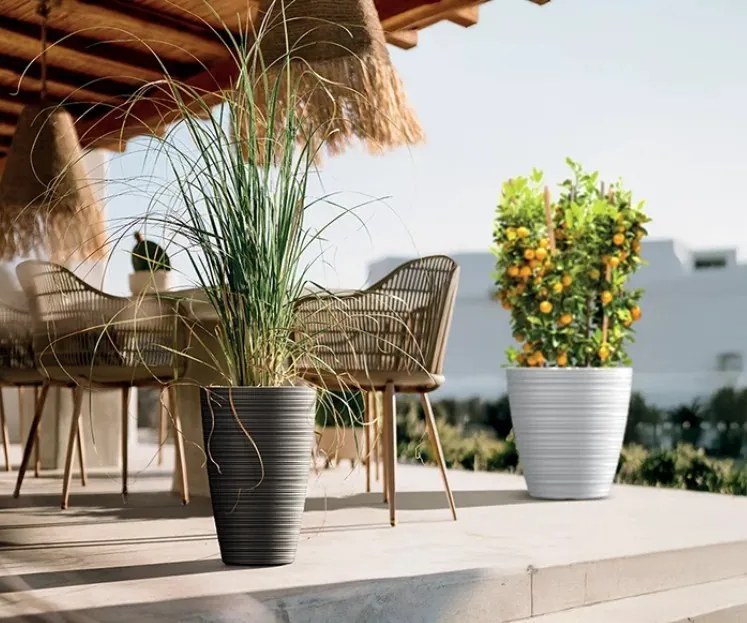 Plastový květináč Venas Round tmavě zelený II