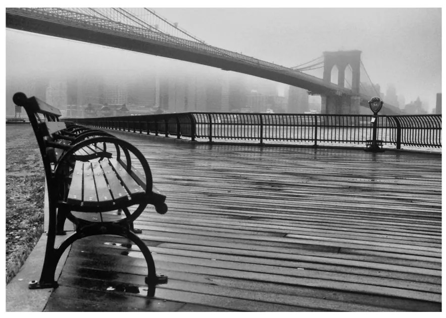 Artgeist Fototapeta - A Foggy Day on the Brooklyn Bridge Veľkosť: 250x175, Verzia: Standard