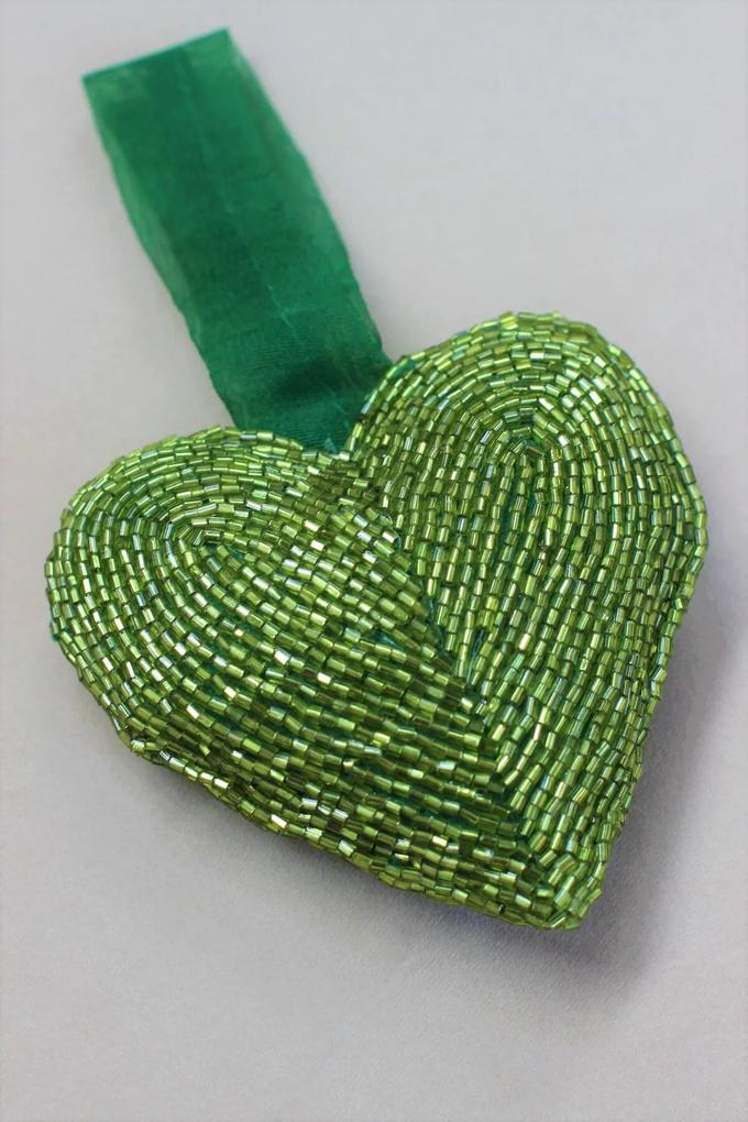 Zelené závesné korálkové srdce 10cm