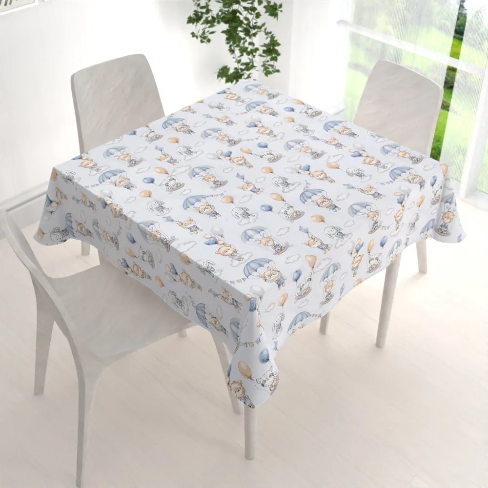 Biante Detský bavlnený štvorcový obrus Sandra SA-469 Zvieratká s padákmi na svetlo modrom 80x80 cm