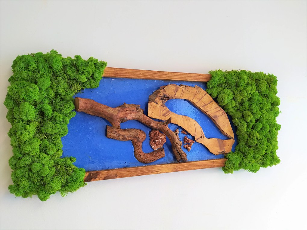 Machový obraz v kombinácii s epoxidovou živicou 40cm x 90cm