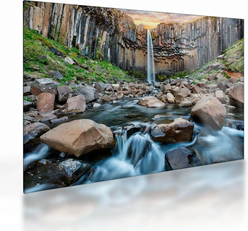 Sklenený obraz - Vodopád Svartifoss, Island (70x50 cm)