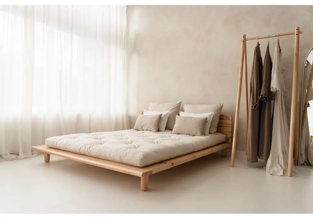 Vešiak z borovicového dreva Karup Design Hongi Natural