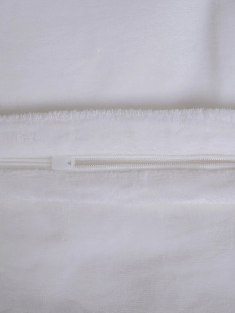 Obliečka na vankúš mikroplyš Exclusive 70 × 90 cm - Laura biela