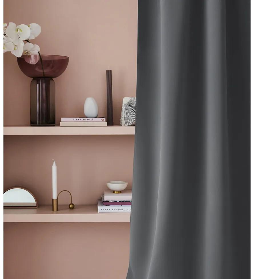 Room99 Hotový záves na krúžkoch Zatemňovací LAUREL Jednofarebný Farba: Čierna, Veľkosť: 140 x 250 cm