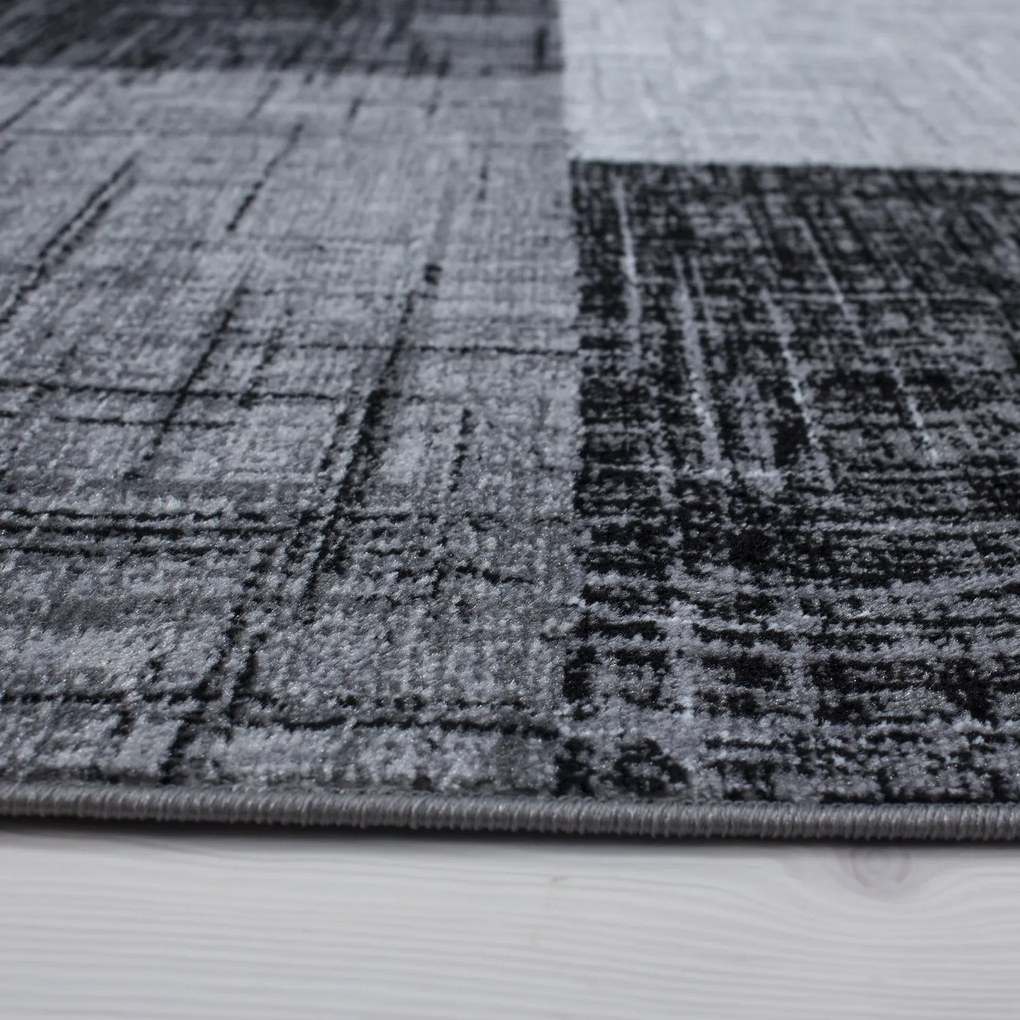 Ayyildiz Kusový koberec PLUS 8001, Čierna Rozmer koberca: 140 x 200 cm