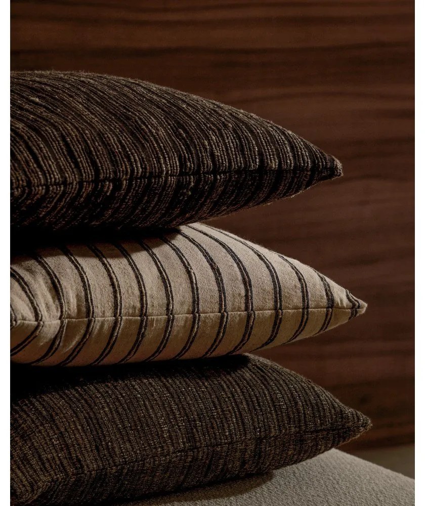 Hodvábna obliečka na vankúš 45x45 cm Anir – Kave Home