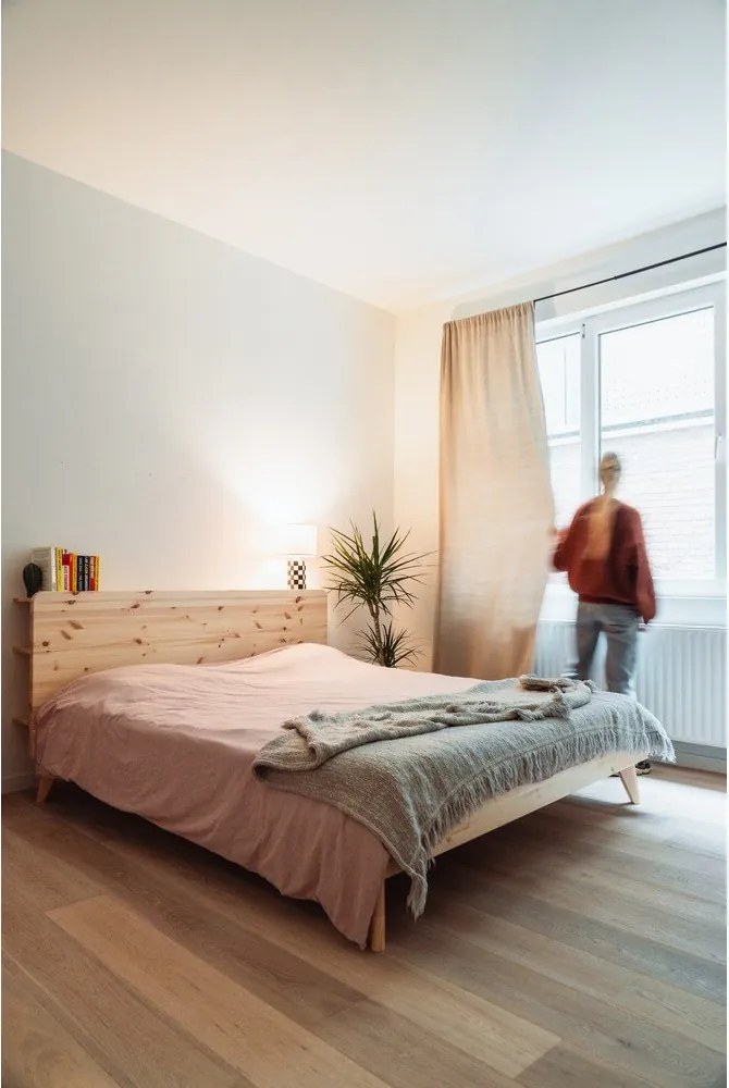 Dvojlôžková posteľ z borovicového dreva s roštom 180x200 cm Retreat – Karup Design