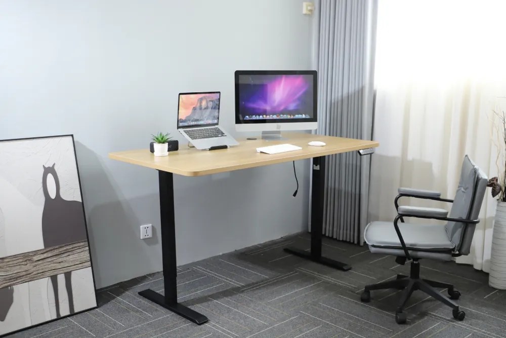 Výškovo nastaviteľný elektrický stôl BestBerg BBAT-16BWD / rozmer 160x80 cm / výška 85-130 cm / čierna/drevo