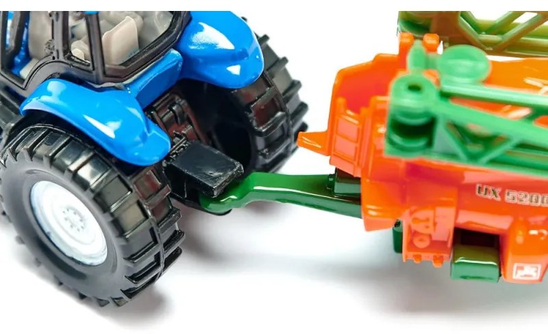 SIKU Traktor New Holland s poľným postrekovačom / 1668