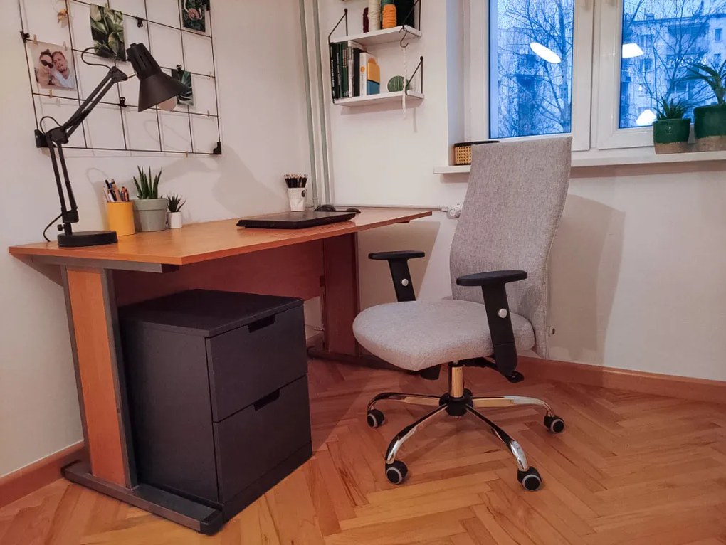 Kancelárska stolička Team, sivá